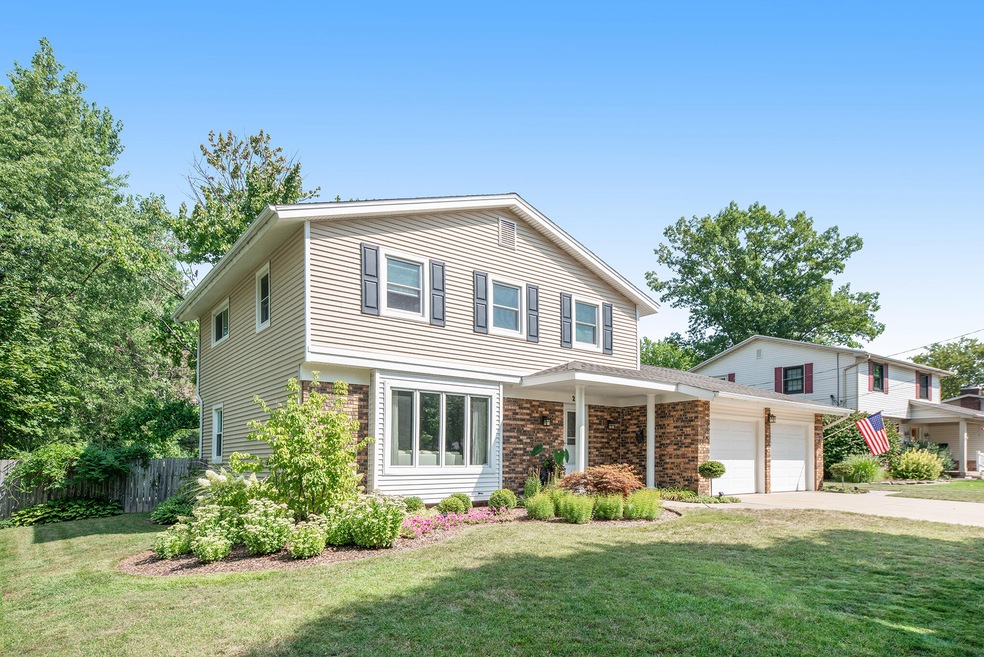 2561BerwyckRdSE-59