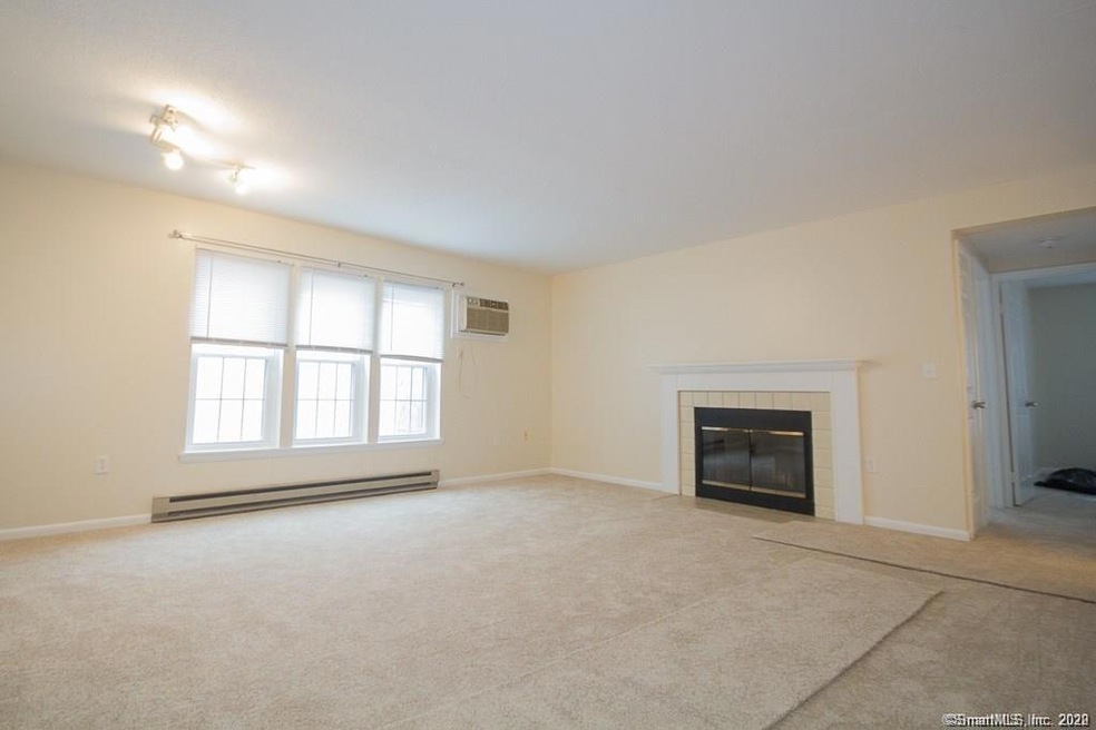 Longview Village Condominiums unit 10, Waterford, CT 06385 - photo 1