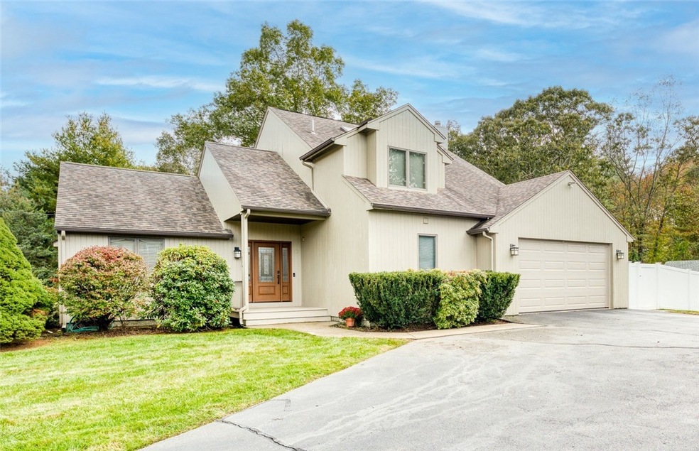 15 Douglas Dr, Cumberland, RI 02864 - photo 1