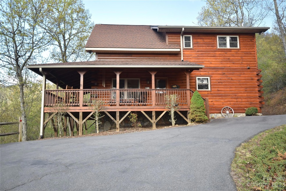 Cabin as you come up the driveway