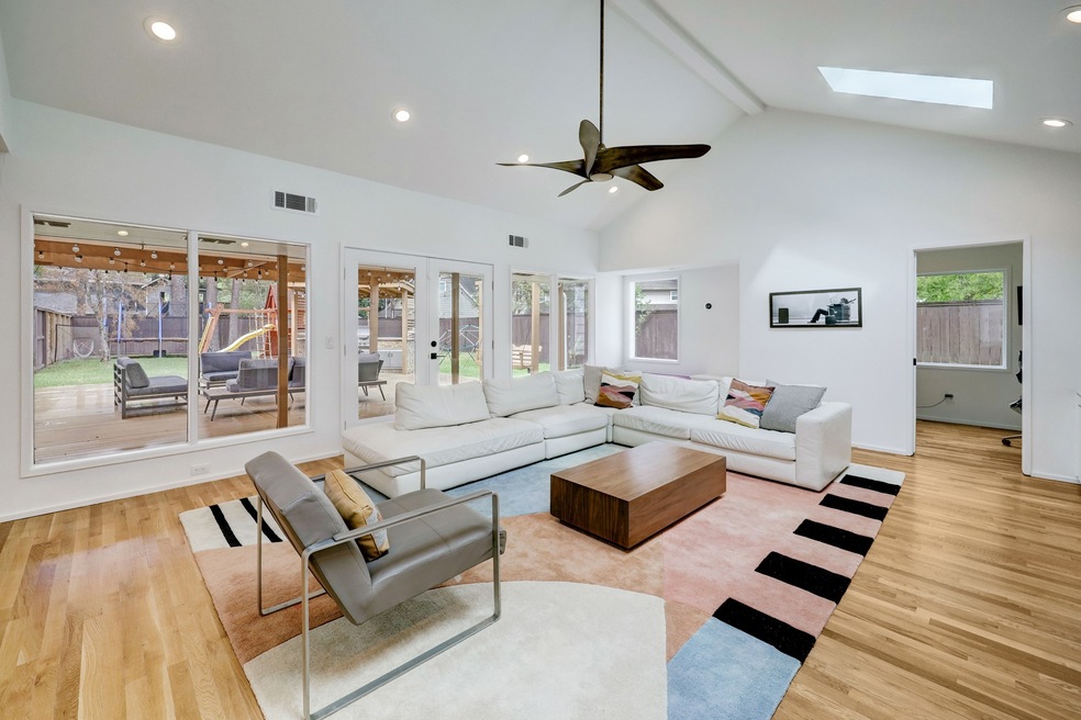 13122 Kimberley Ln, Houston, TX 77079 - photo 1