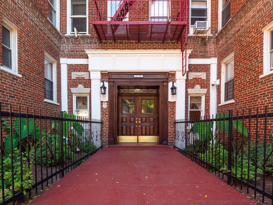 Saunders Court unit 2B, Rego Park, NY 11374 - photo 1