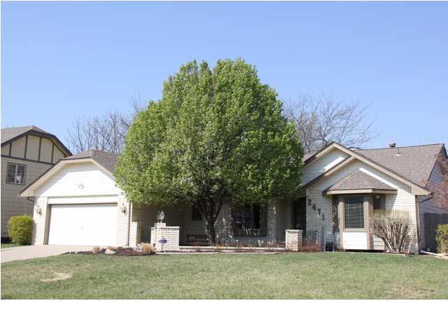 Completely remodeled. New carpet, paint, kitchen c