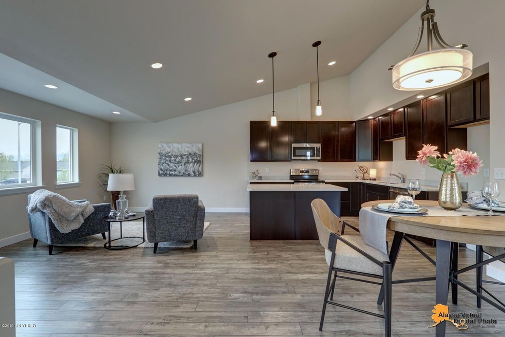 Kitchen/Dining area