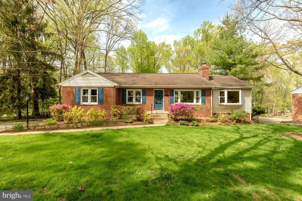 9104 Courtley Ct, Fairfax, VA 22031 - photo 1