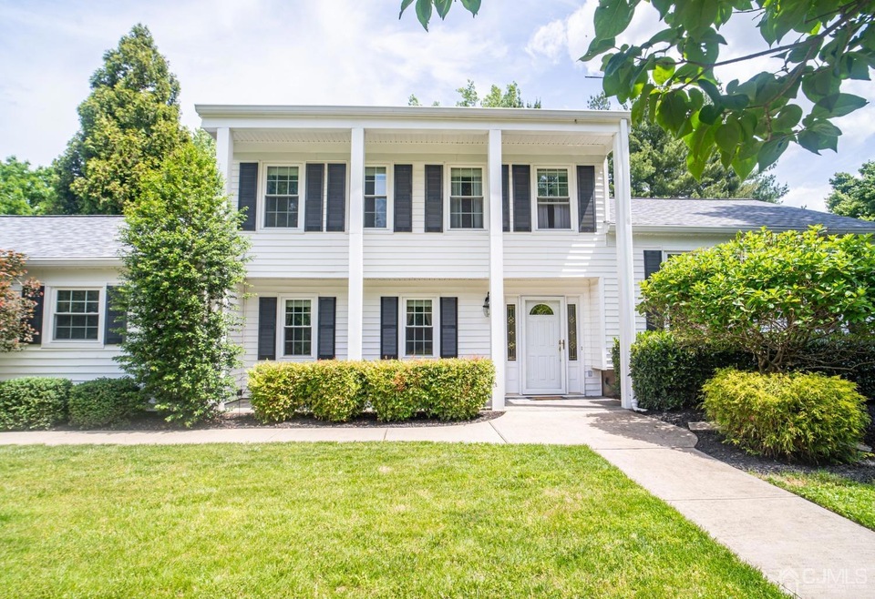 4 Rolling Ct, South Brunswick, NJ 08224 - photo 1