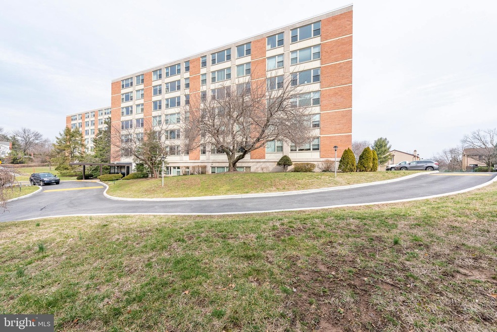 4401 Roland Ave unit 110, Baltimore, MD 21210 - photo 1