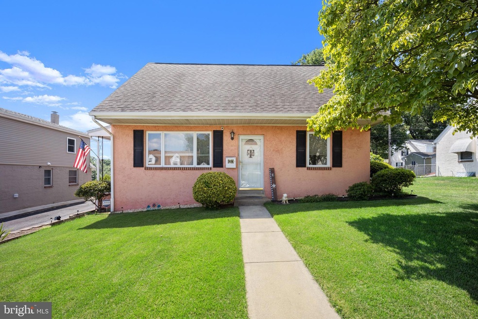 324 Woodlyn Cir, Woodlyn, PA 19094 - photo 1