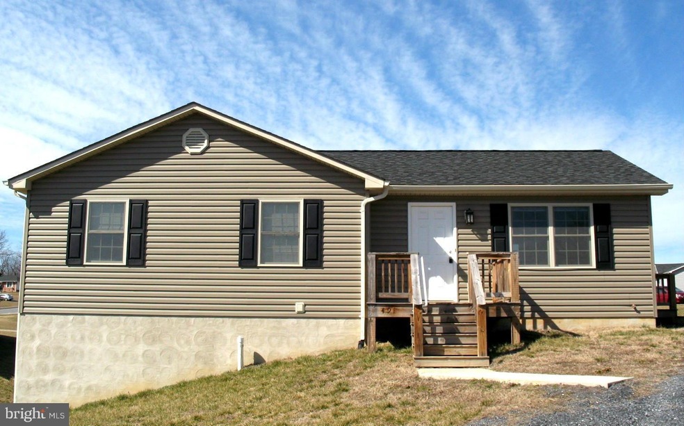 491 N Lee St, Woodstock, VA 22664 - photo 1