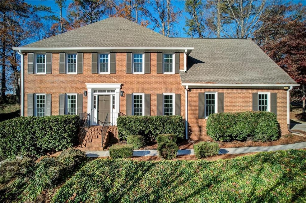 Colonial house with a front yard
