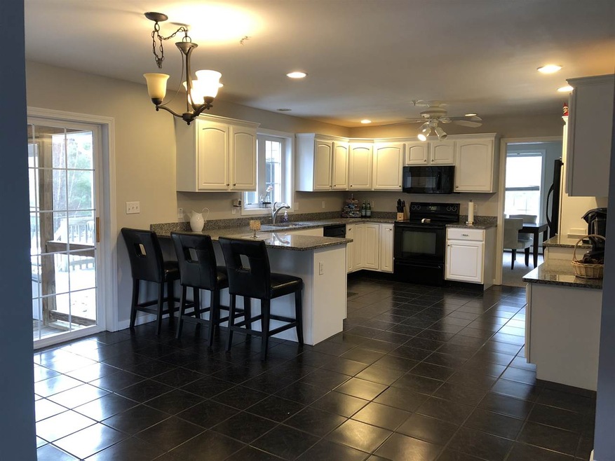 3 Sara Beth Ln, Londonderry, NH 03053 - photo 1