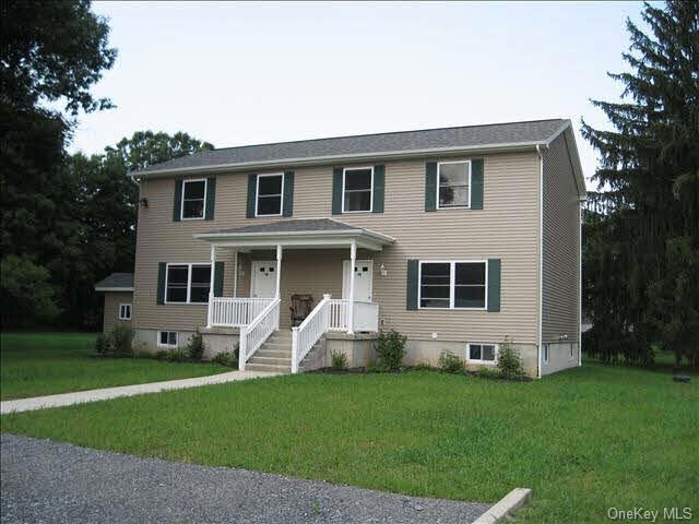 2 Woodfield Rd unit 2A, Hyde Park, NY 12538 - photo 1