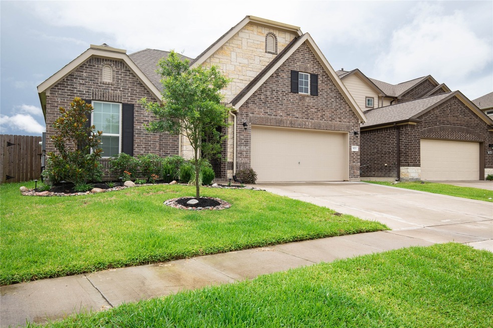 5173 Echo Falls Dr, Alvin, TX 77511 - photo 1