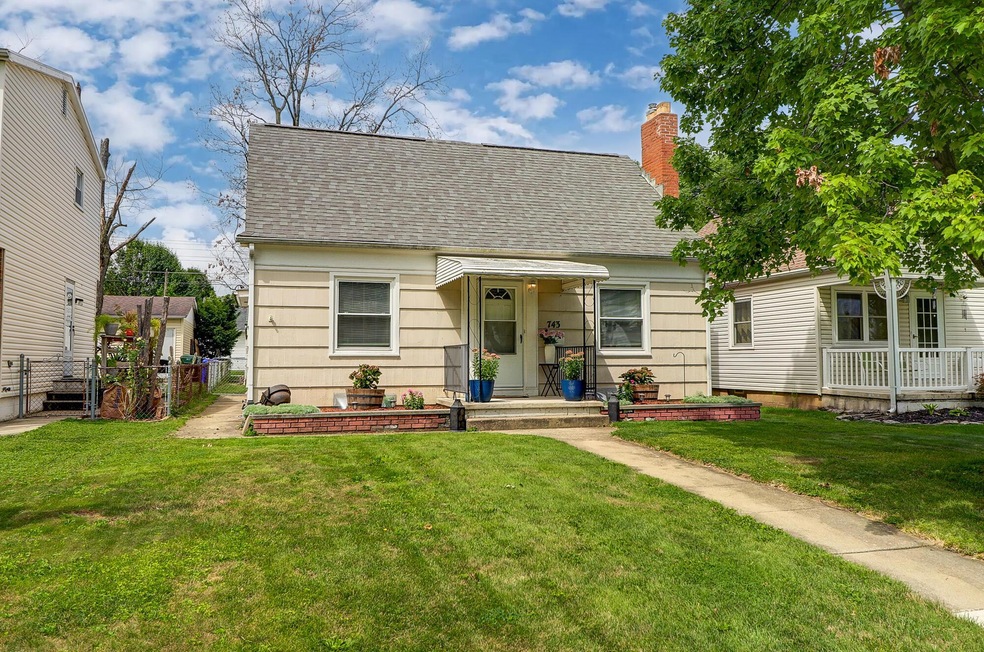 743 Chestershire Rd, Columbus, OH 43204 - photo 1