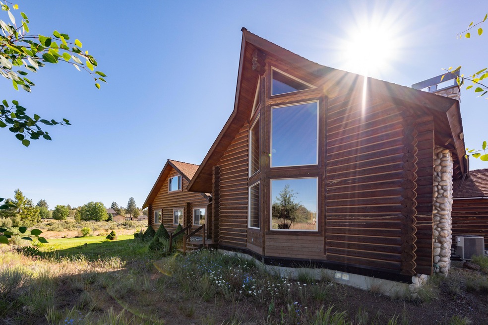 22350 Calgary Dr, Bend, OR 97702 - photo 1