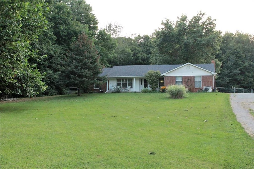 7337 N Orchard Dr, Springport, IN 47386 - photo 1