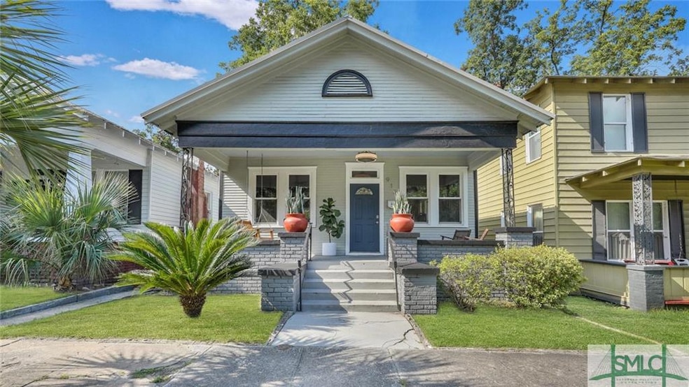 913 W 39th St, Savannah, GA 31415 - photo 1