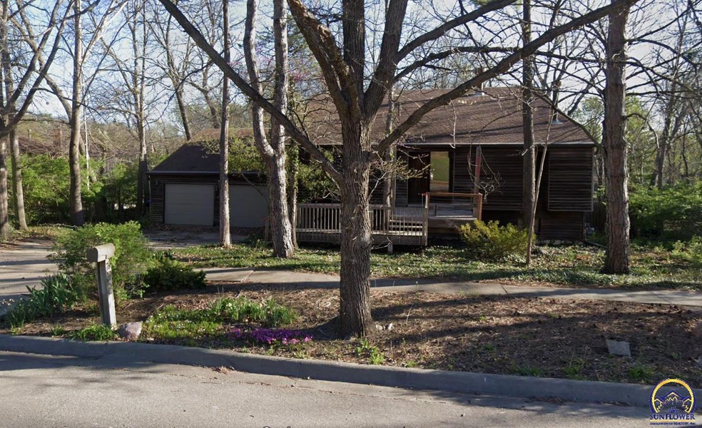 4870 SW Skyline Pkwy, Topeka, KS 66614 - photo 1