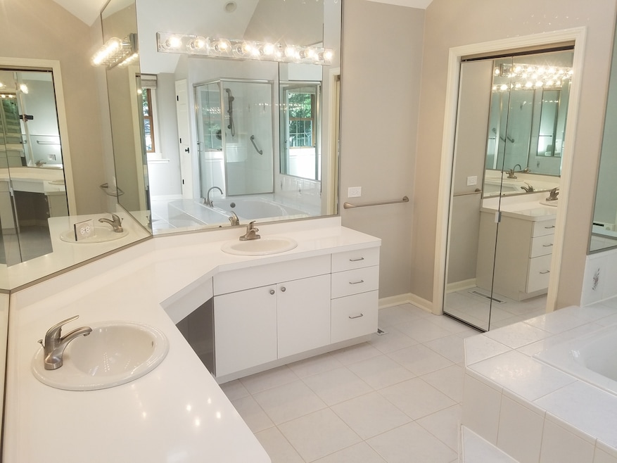 2029 Dichtl Ct, Naperville, IL 60565 - photo 1