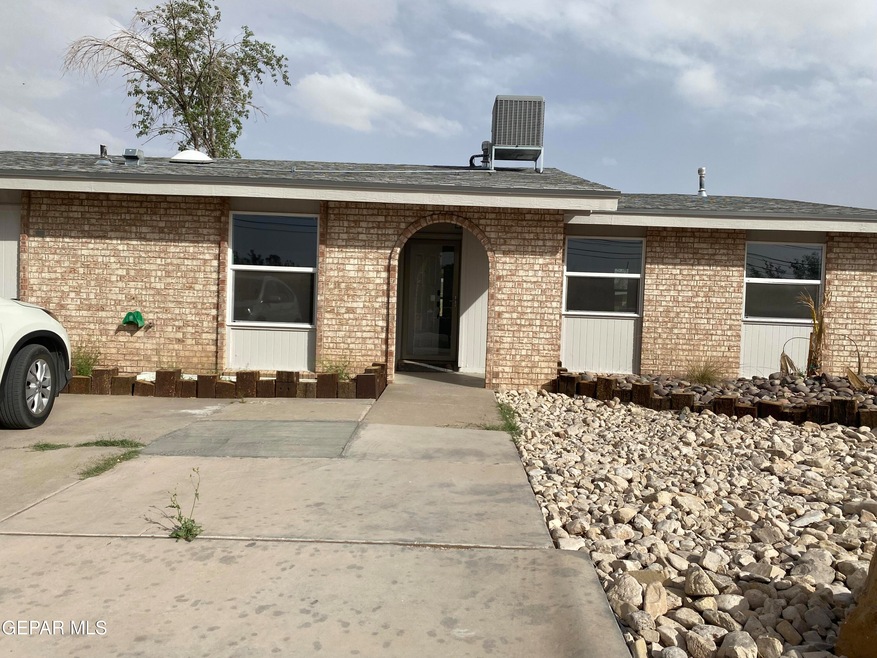 334 Lomaland Dr, El Paso, TX 79907 - photo 1