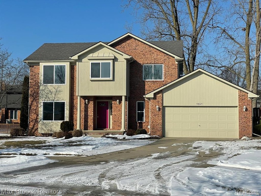 Beautiful Troy Colonial on private cul-de-sac loca
