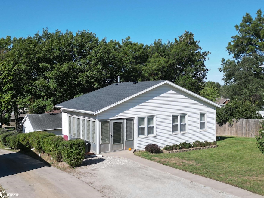 1407 N 8th St, Red Oak, IA 51566 - photo 1