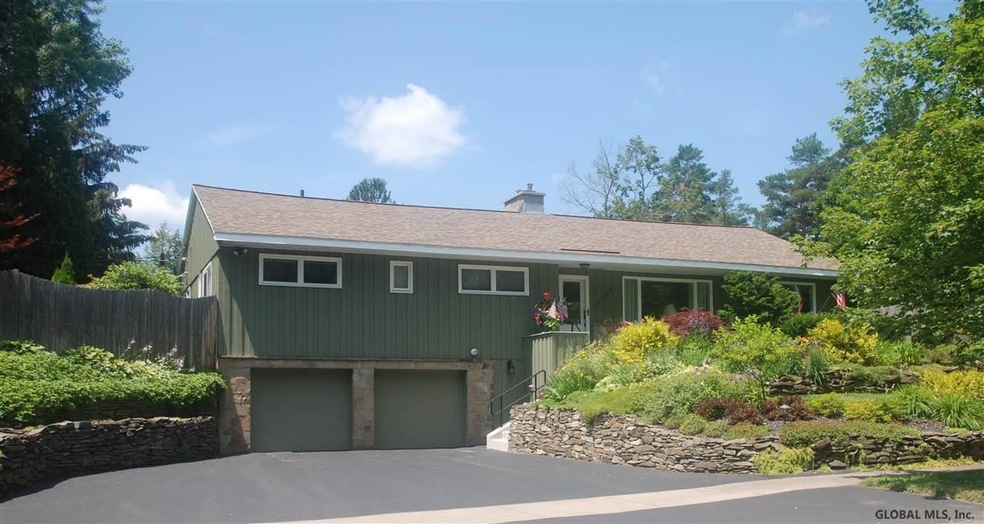 1499 Keyes Ave, Schenectady, NY 12309 - photo 1