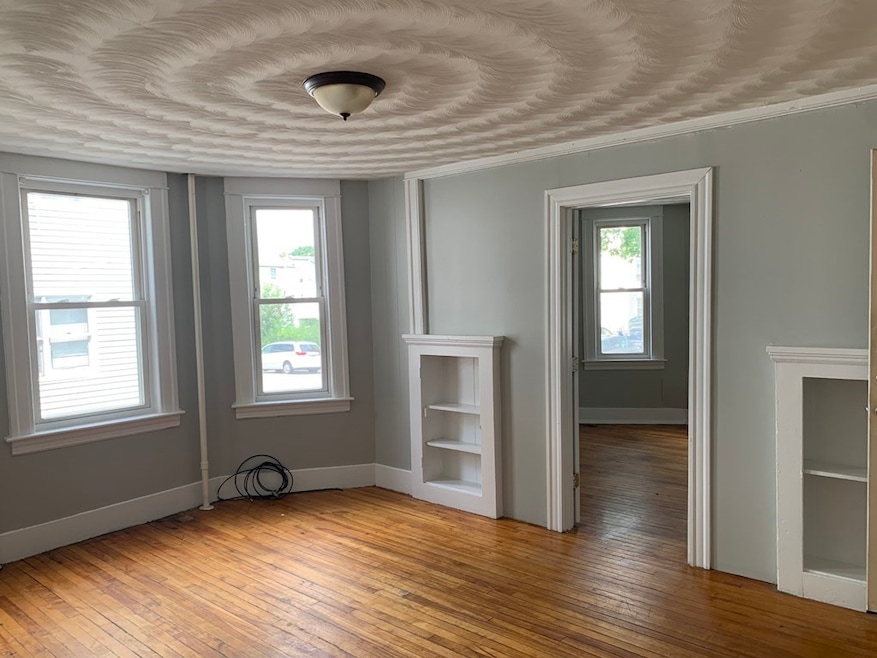 52 Vale St unit `1, Worcester, MA 01604 - photo 1