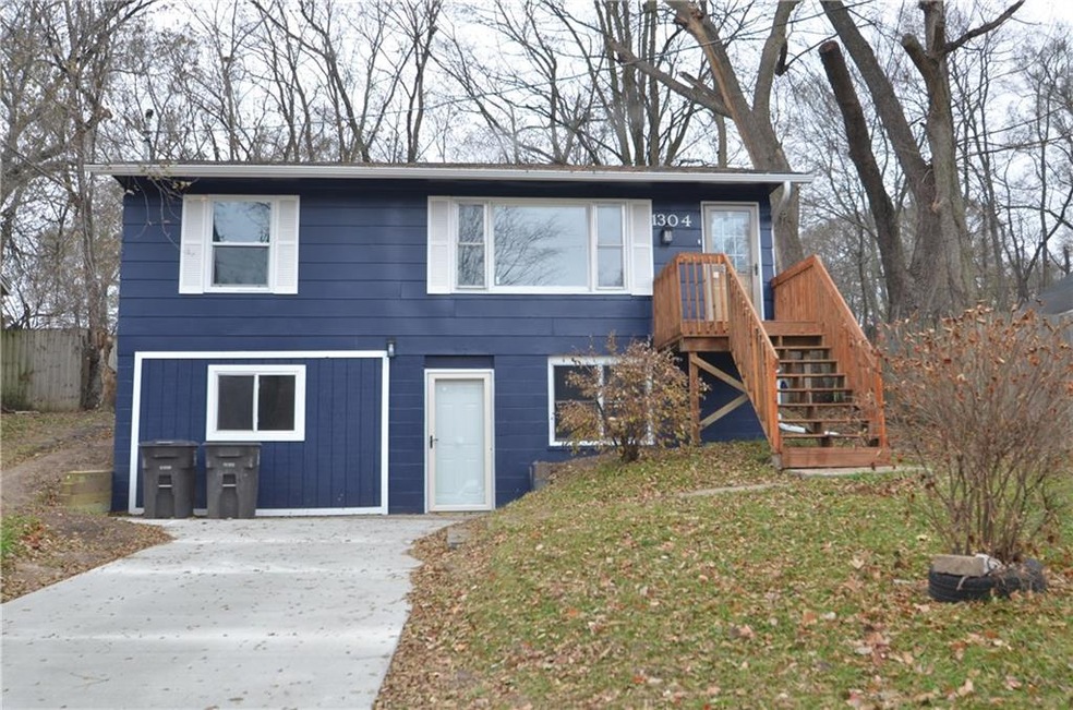 1304 E 35th Ct, Des Moines, IA 50317 - photo 1