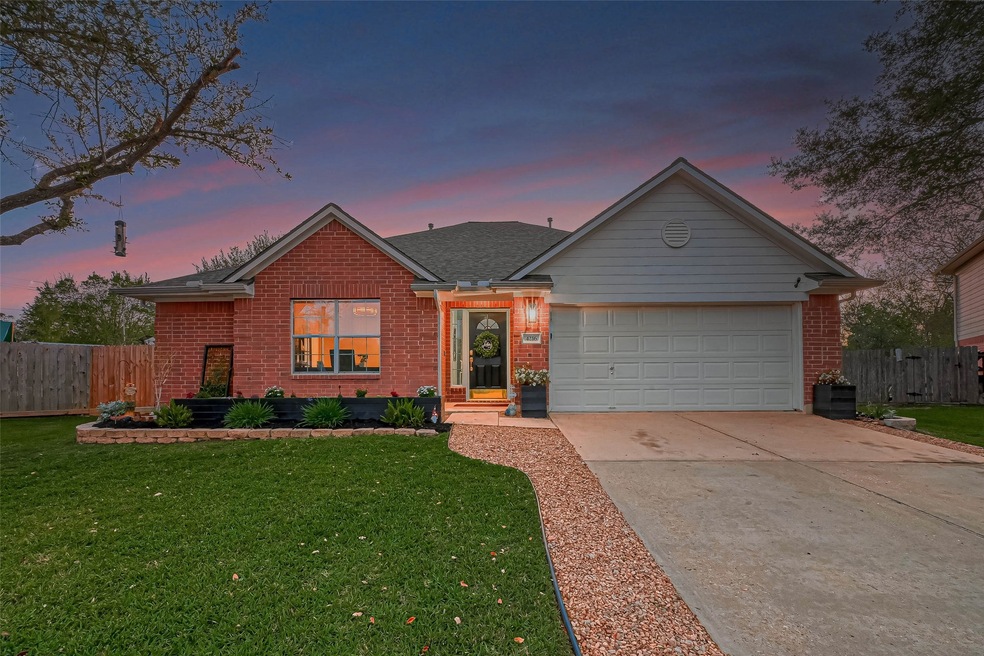 4216 Tawakon Dr, Pearland, TX 77584 - photo 1