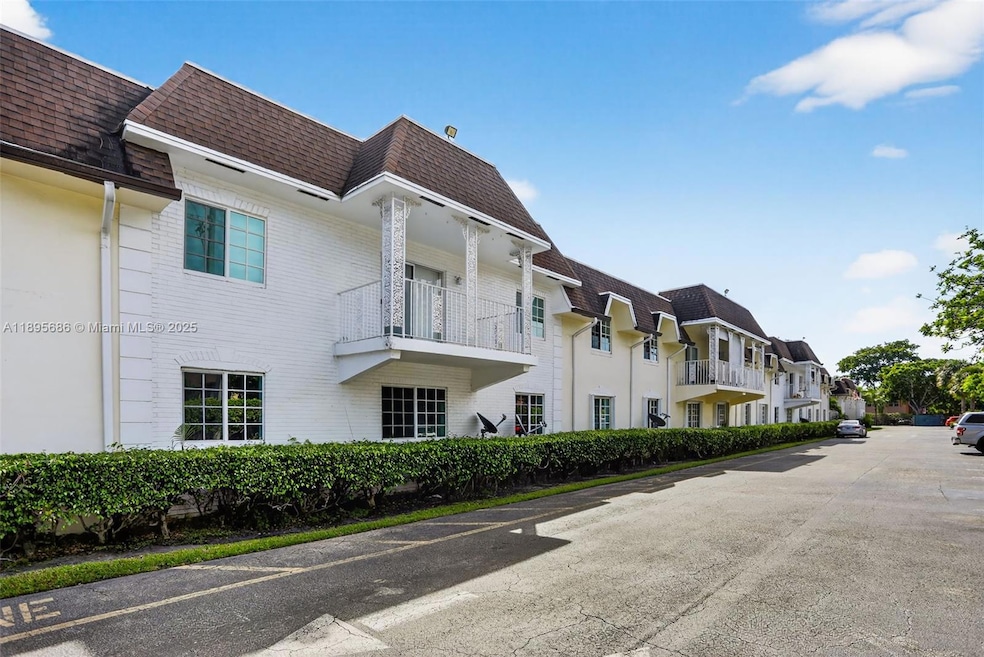 700 SE 2nd Ave unit 311, Deerfield Beach, FL 33441 - photo 1