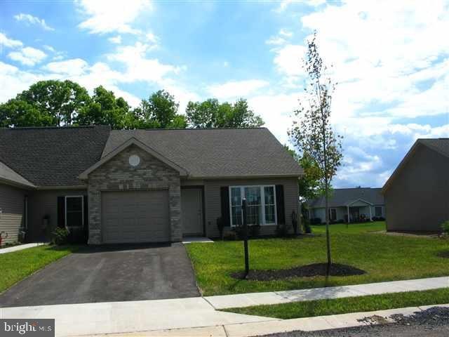 37 Keswick Dr, Mechanicsburg, PA 17050 - photo 1