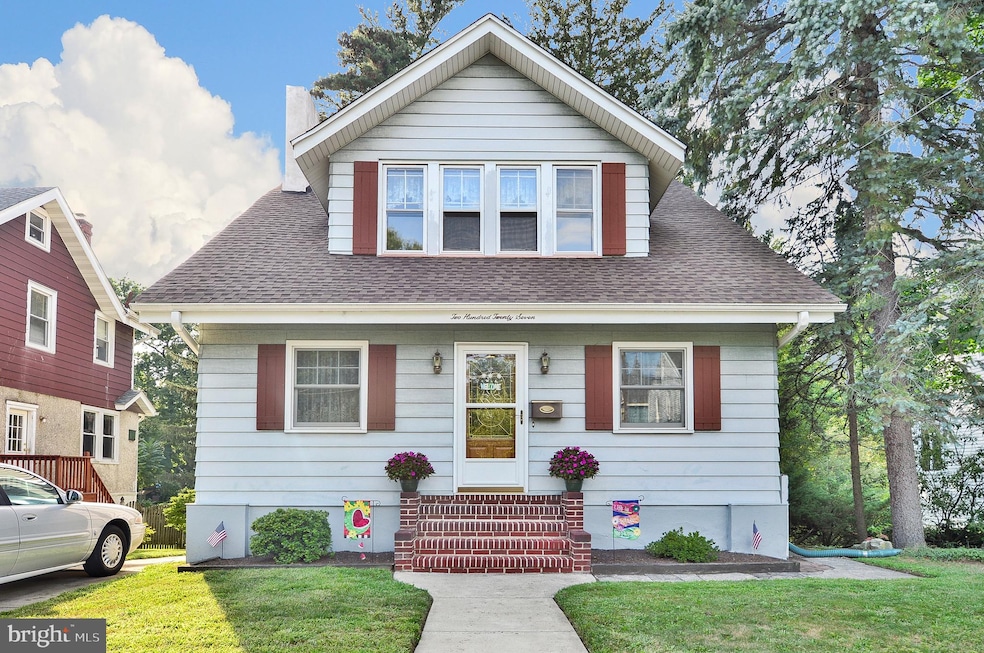 227 Lakeview Dr, Collingswood, NJ 08108 - photo 1