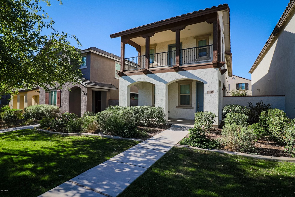 2982 N Acacia_front