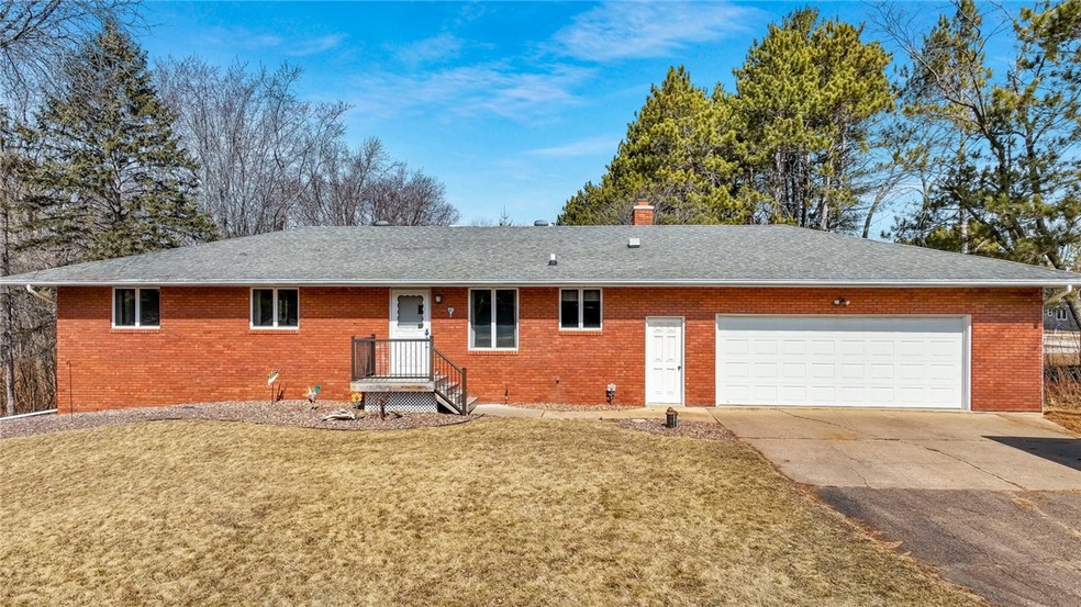 3102 Driftwood Ln, Eau Claire, WI 54703 - photo 1