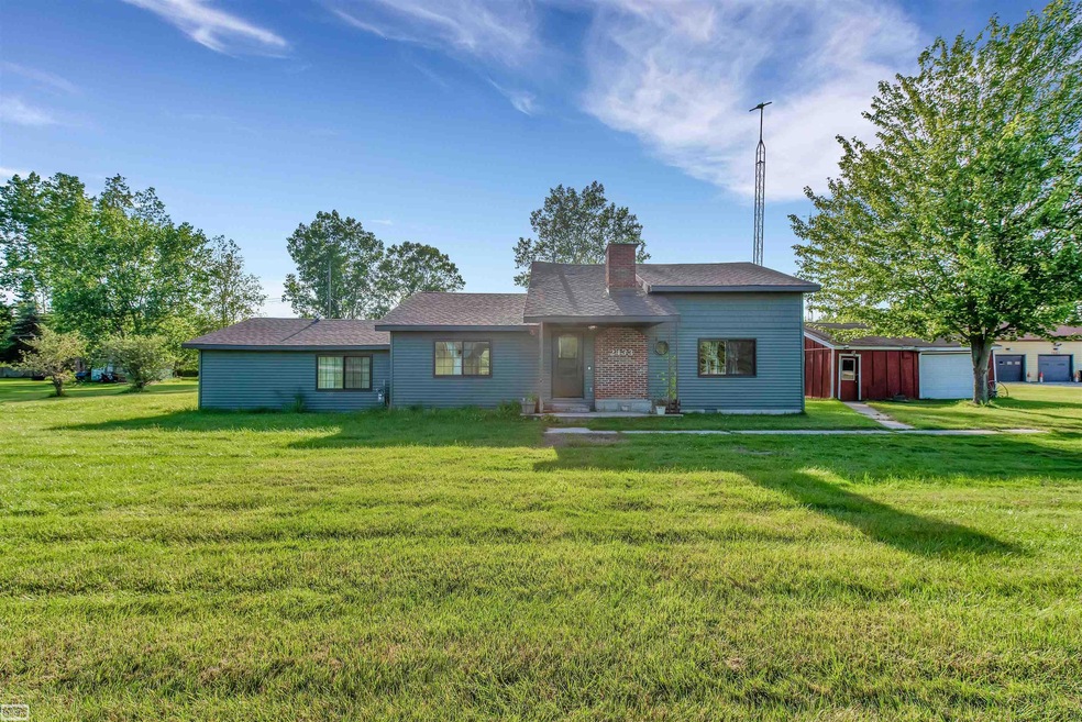 2433 Range Rd, Kimball, MI 48074 - photo 1