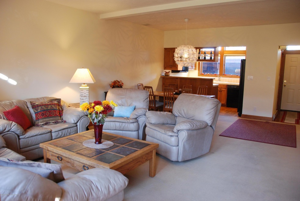 Keller - Living room 5