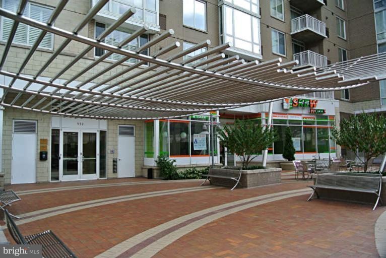 The Crescent unit 507, Silver Spring, MD 20910 - photo 1