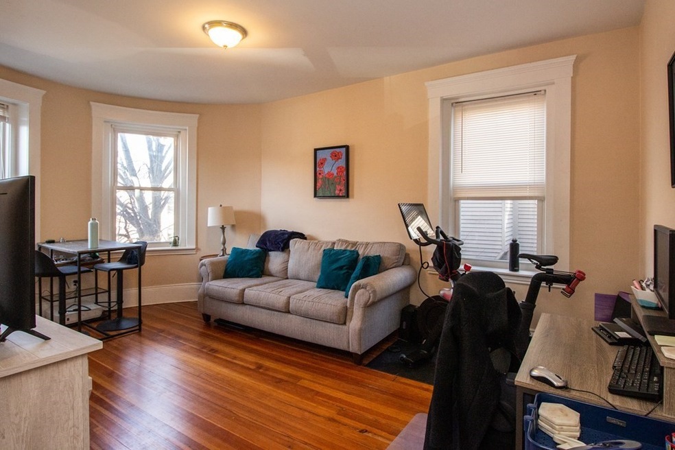 636 Washington St unit 2, Brookline, MA 02446 - photo 1