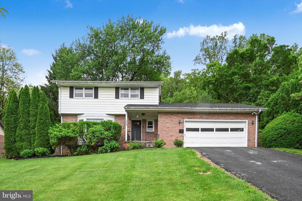 306 E Broad St, Reading, PA 19607 - photo 1