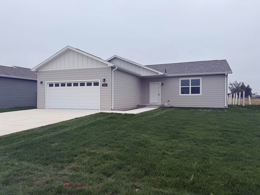 1210 W 15th St, North Platte, NE 69101 - photo 1