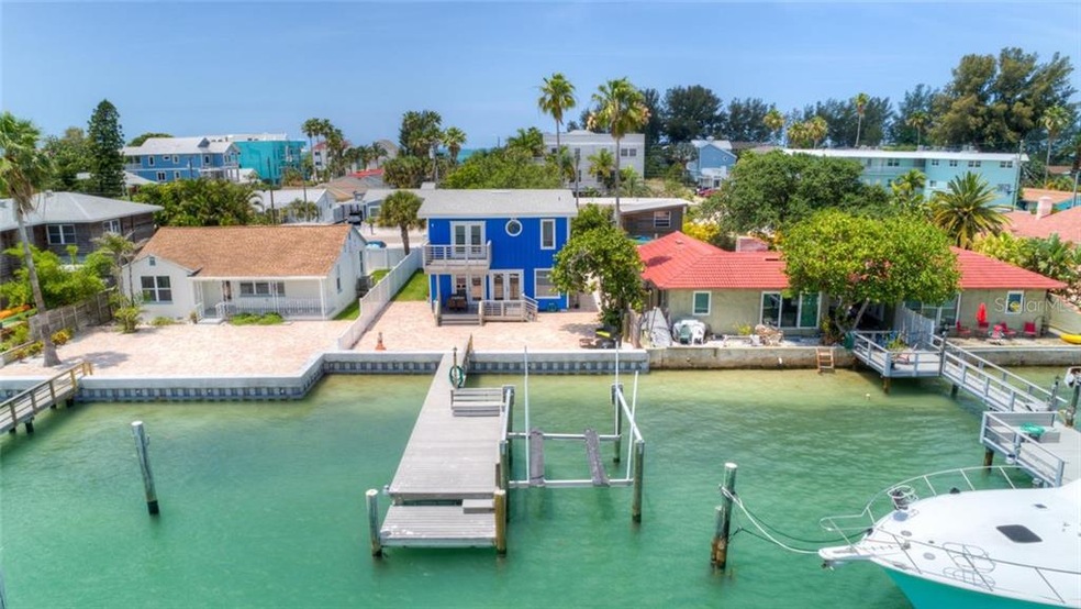 8135 Bayshore Dr, Treasure Island, FL 33706 - photo 1