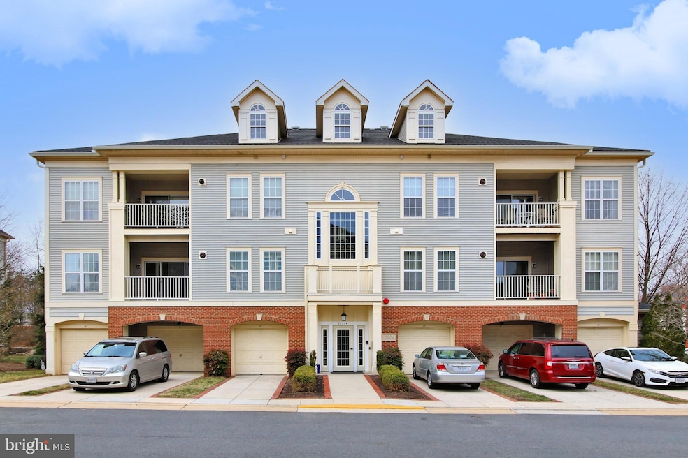 11314 Westbrook Mill Ln unit 302, Fairfax, VA 22030 - photo 1