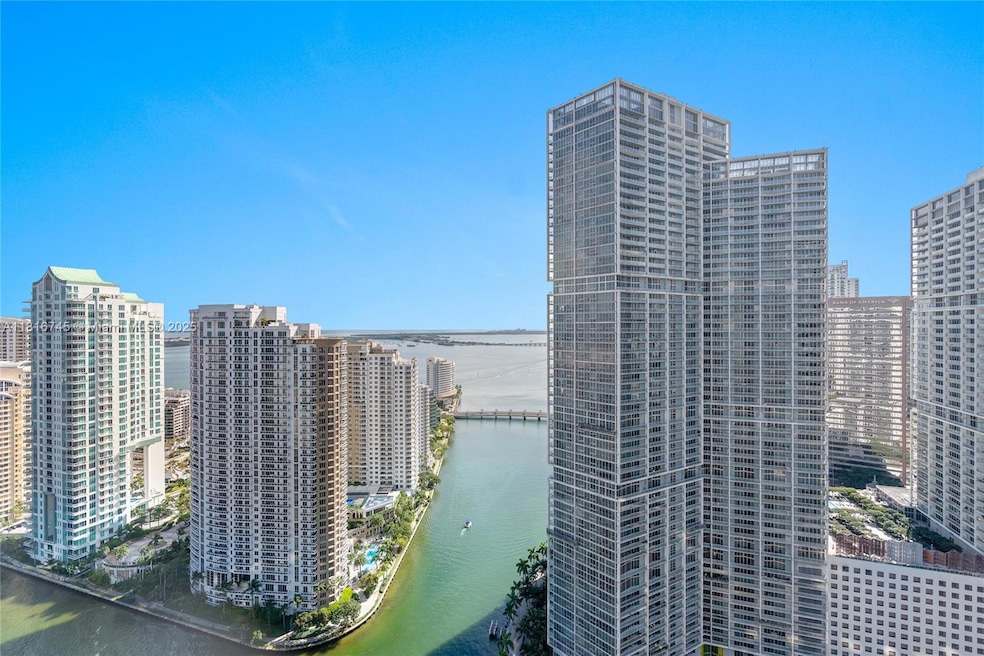 For Sale $2,595,000 • Co-Listing Agent