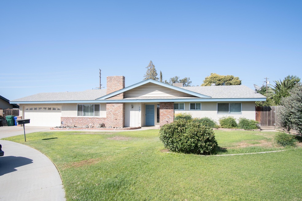 760 Carmelita St, Porterville, CA 93257 - photo 1