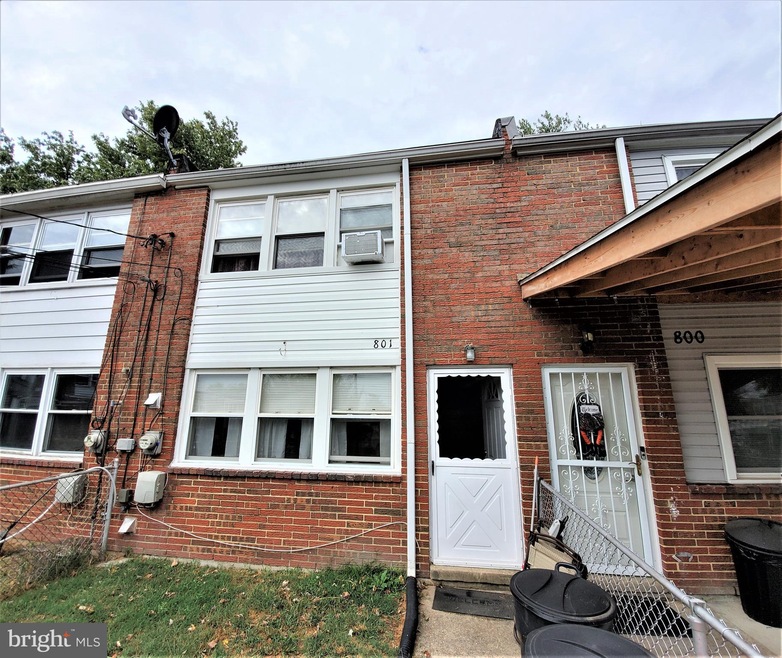 801 Regis Ct, Halethorpe, MD 21227 - photo 1