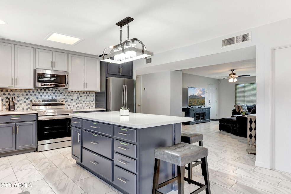 14_1524_E_Broadmore_Drive__14_mls
