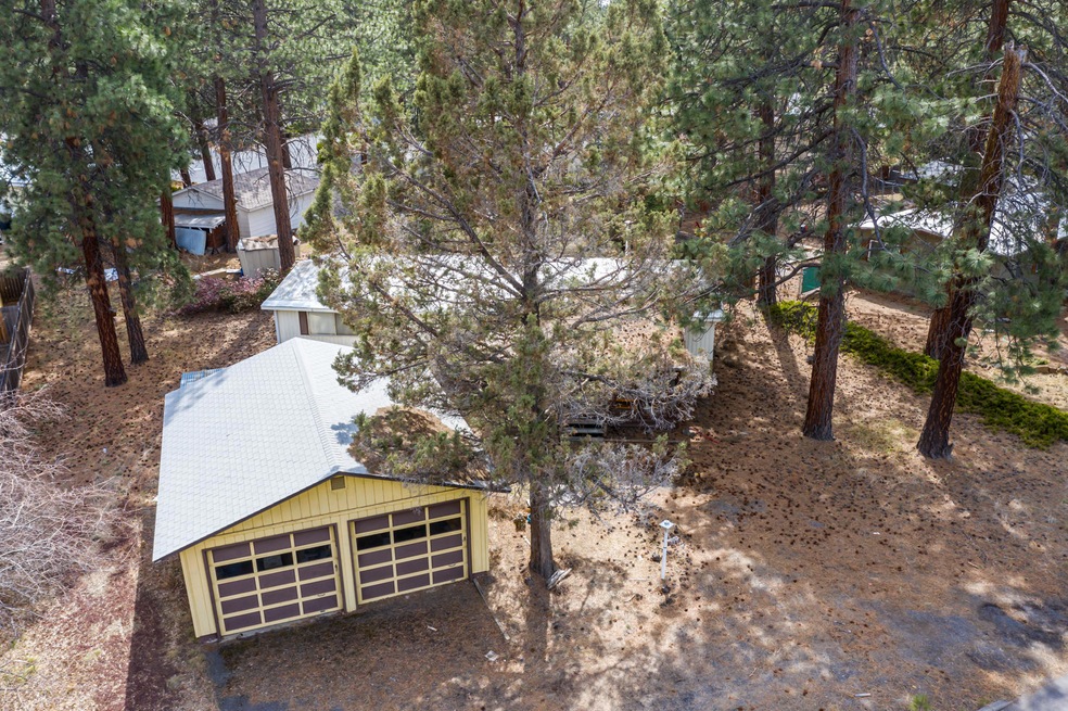 19871 Mahogany St, Bend, OR 97702 - photo 1