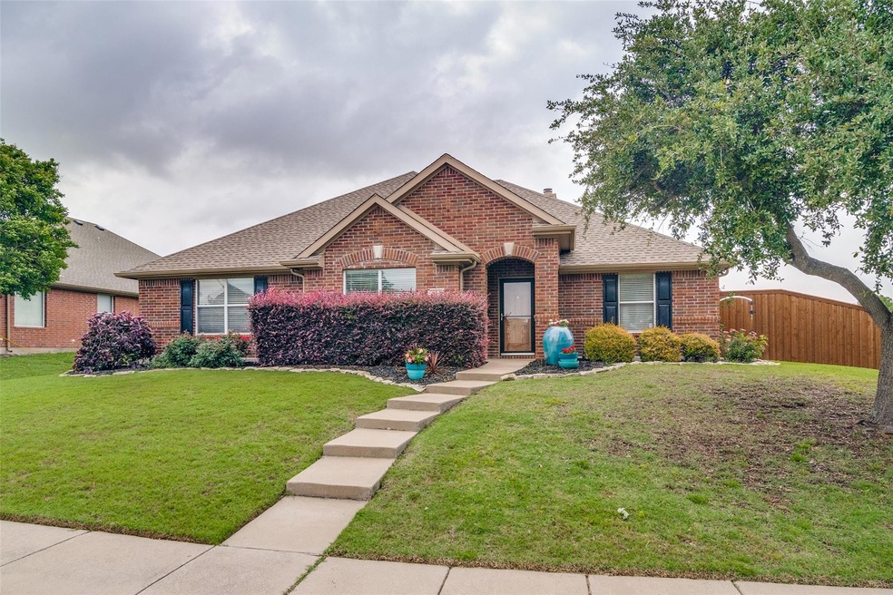 227 Rockbrook Dr, Wylie, TX 75098 - photo 1