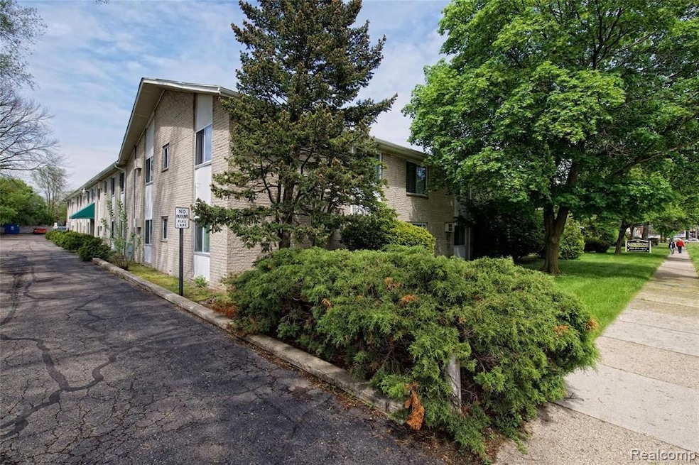 For Rent $1,300/month